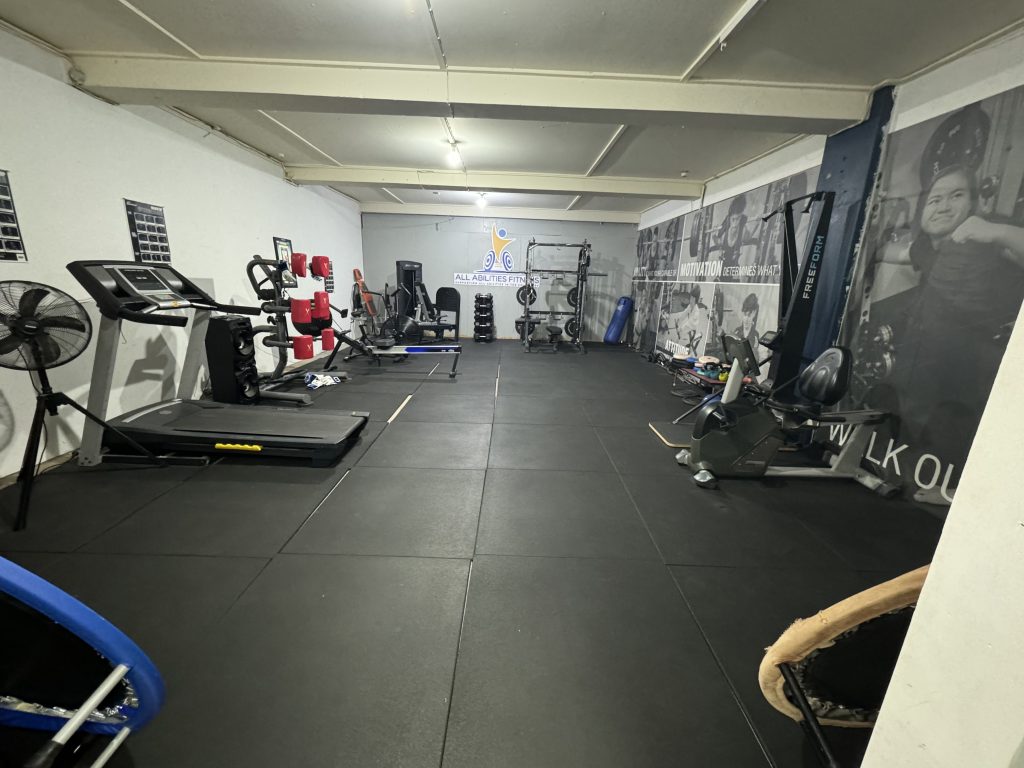Members and volunteers together at the gym